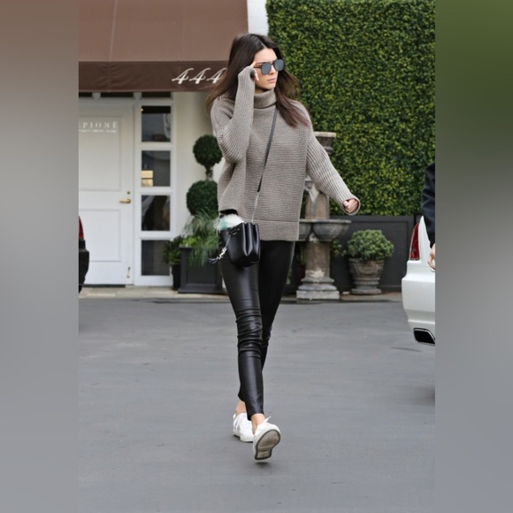 Aritzia | Kendall Jenner BABATON Mika wool Cashmere Cream Sweater Funnel Neck M - Picture 4 of 12
